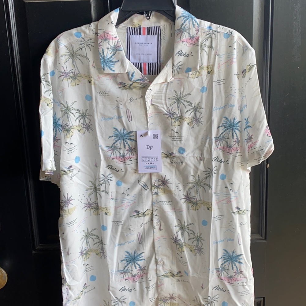 NWT Denim & Flower Casual button down camp shirt L